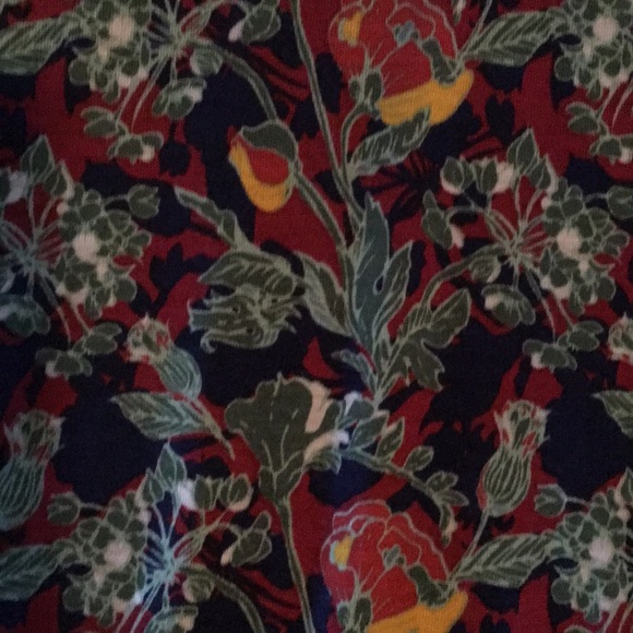 Lularoe Classic Tee - Picture 2 of 7